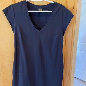Eddie Bauer V neck summer dress with pockets